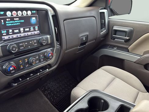 Used 2018 Chevrolet Silverado 1500 LT w/ Texas Edition image 17