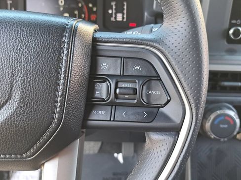 Used 2025 Toyota 4Runner SR5 AWD/4WD image 20