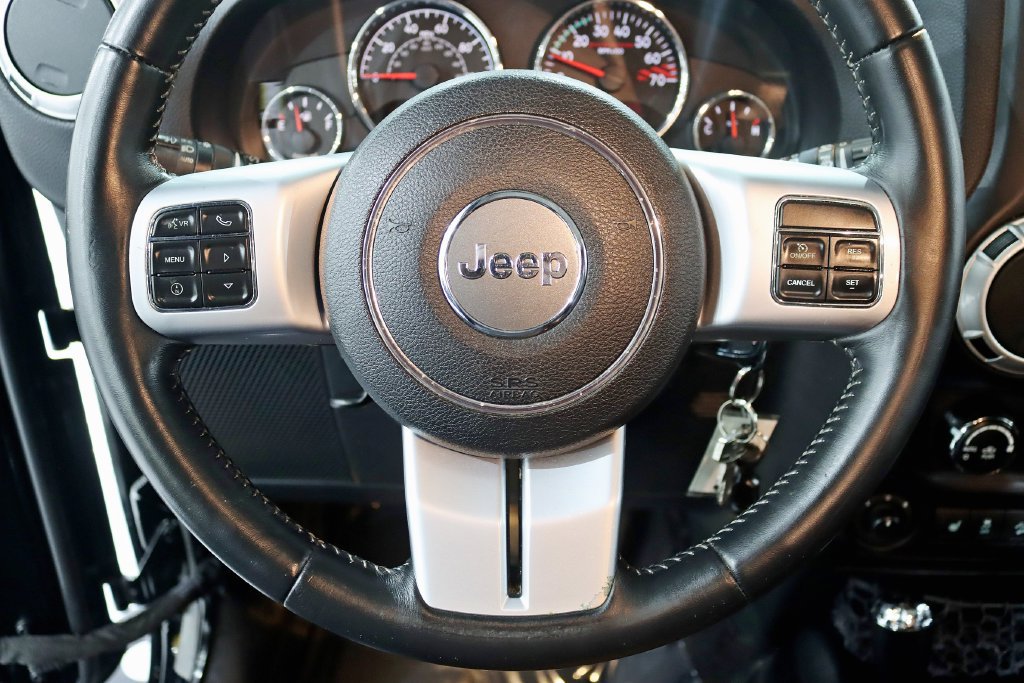 Used 2016 Jeep Wrangler Unlimited Rubicon AWD/4WD image 17
