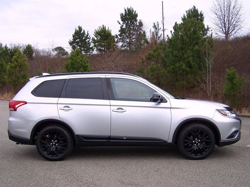 Used 2019 Mitsubishi Outlander LE image 5