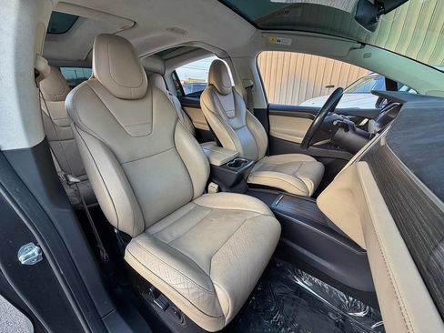 Used 2016 Tesla Model X 60D image 21