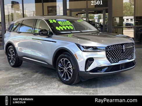 Certified 2024 Lincoln Nautilus Premier AWD/4WD image 1