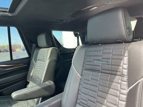 Used 2024 Cadillac Escalade Sport Platinum w/ LPO, ONYX Package image 11