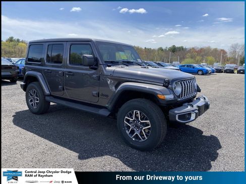 New 2026 Jeep Wrangler Unlimited Sahara AWD/4WD image 1