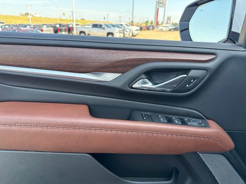 Used 2023 GMC Yukon XL Denali Ultimate AWD/4WD image 14