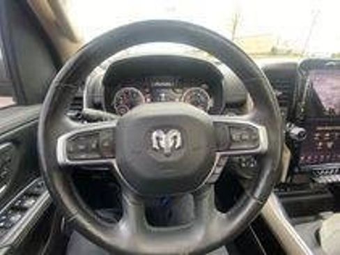 Used 2019 RAM 1500 Laramie AWD/4WD image 5