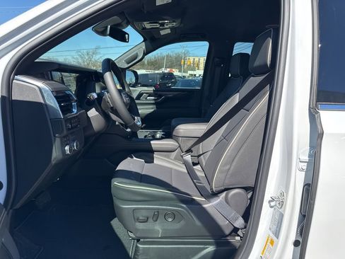 New 2026 GMC Yukon Elevation image 19