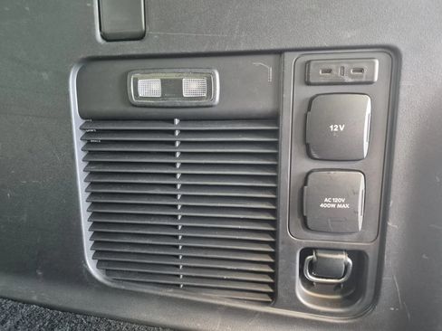 Used 2025 Ford Expedition Max Platinum AWD/4WD image 22