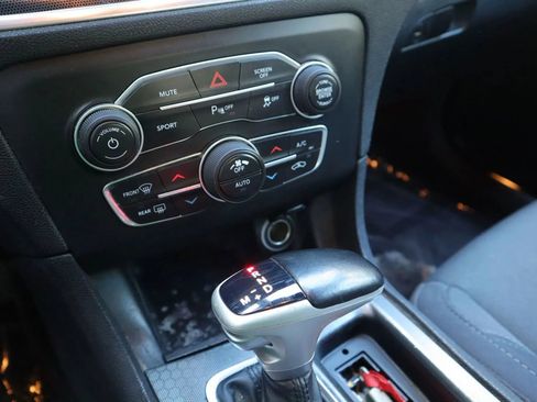 Used 2018 Dodge Charger R/T RWD image 39