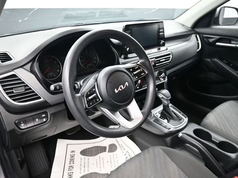 Used 2023 Kia Seltos LX image 13