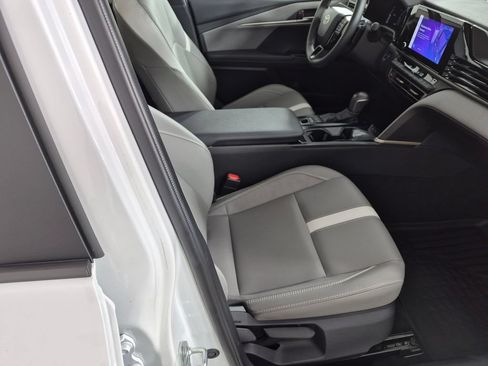 Used 2025 Toyota Camry SE FWD image 28