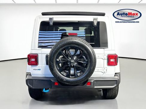 Used 2024 Jeep Wrangler Unlimited Sahara AWD/4WD image 8