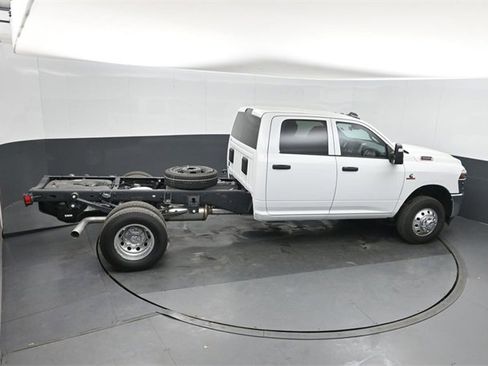 New 2026 RAM 3500 Tradesman w/ Chrome Appearance Group image 30