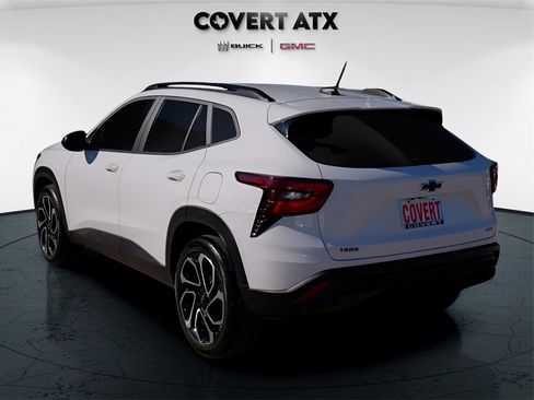 Certified 2025 Chevrolet Trax RS w/ Sunroof Package image 5