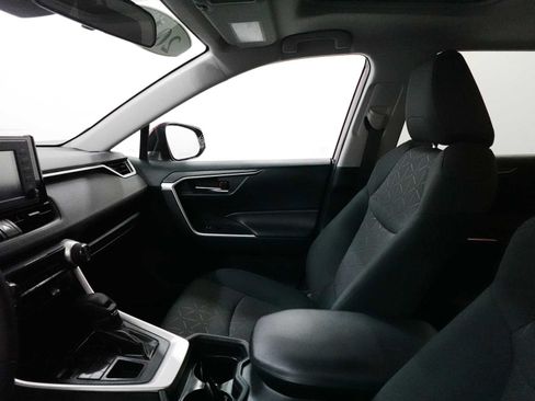 Used 2019 Toyota RAV4 XLE AWD/4WD image 13