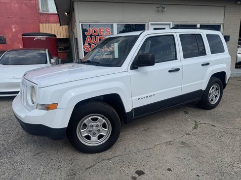 Used 2014 Jeep Patriot Sport FWD image 7
