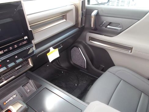 New 2025 GMC Hummer EV 2X image 13