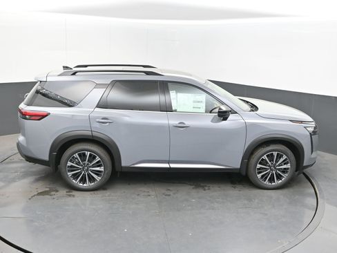 New 2026 Nissan Pathfinder Platinum FWD image 39