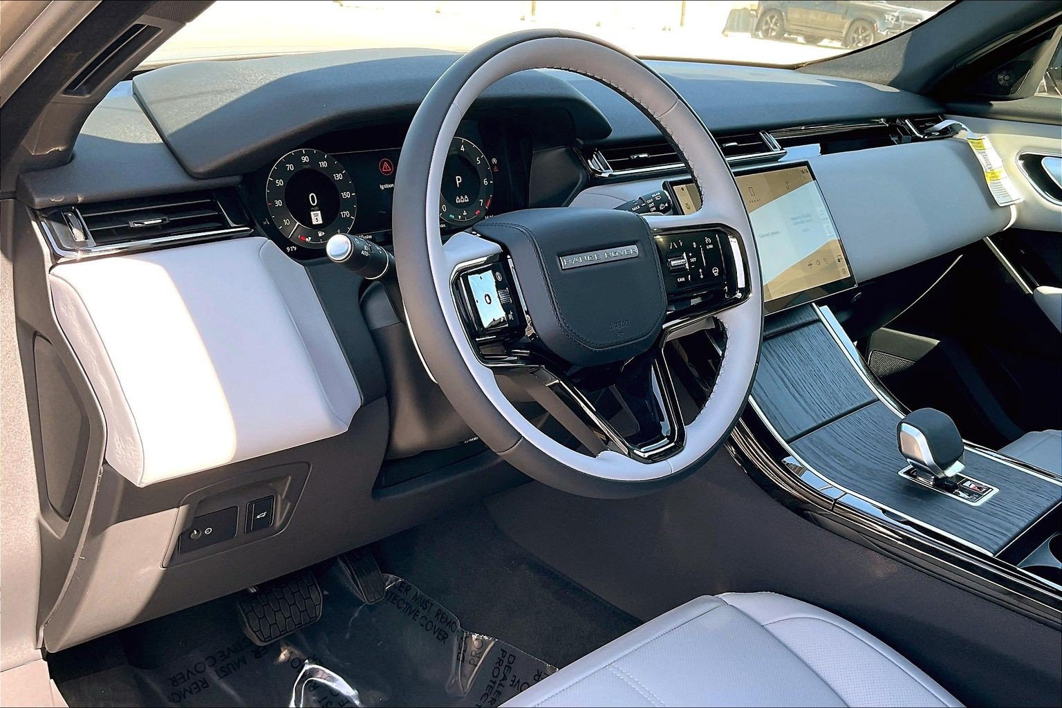 New 2026 Land Rover Range Rover Velar S AWD/4WD image 12
