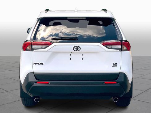 Used 2021 Toyota RAV4 LE AWD/4WD image 5