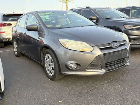 Used 2012 Ford Focus SE FWD image 3