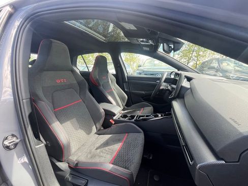Certified 2025 Volkswagen GTI SE FWD image 13