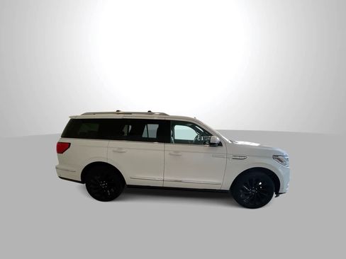 Used 2020 Lincoln Navigator Reserve w/ Equipment Group 208A Reserve AWD/4WD image 9