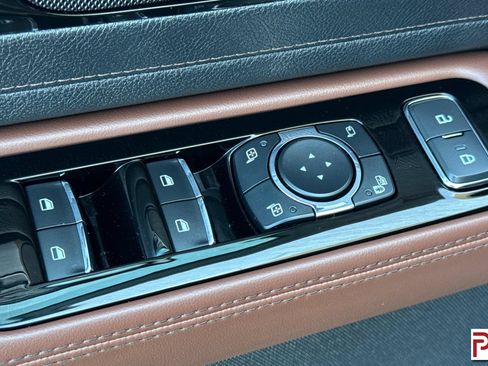 Used 2025 Lincoln Aviator Reserve AWD/4WD image 12