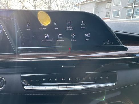 Used 2024 Cadillac Escalade ESV Premium Luxury image 30