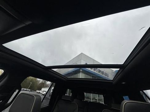 Used 2022 GMC Yukon SLT w/ SLT Premium Package image 21