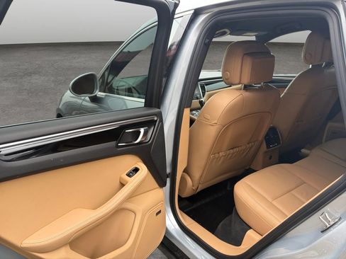 Used 2017 Porsche Macan S image 14