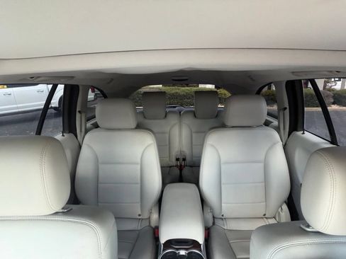 Used 2012 Mercedes-Benz R 350 4MATIC image 28