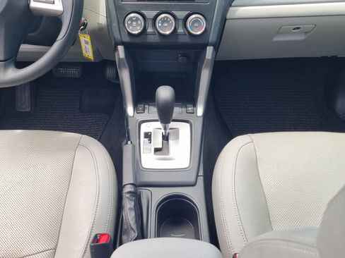 Used 2015 Subaru Forester 2.5i Premium w/ All-Weather Package AWD/4WD image 17
