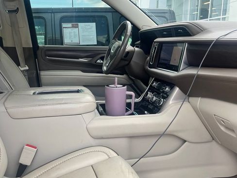Used 2021 GMC Yukon Denali AWD/4WD image 4