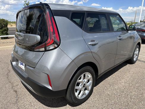 Used 2025 Kia Soul LX FWD image 16
