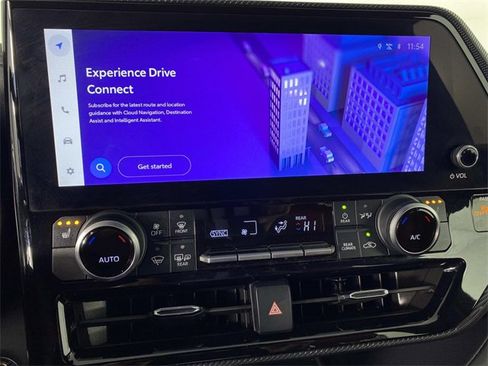 Used 2023 Toyota Highlander XSE image 22