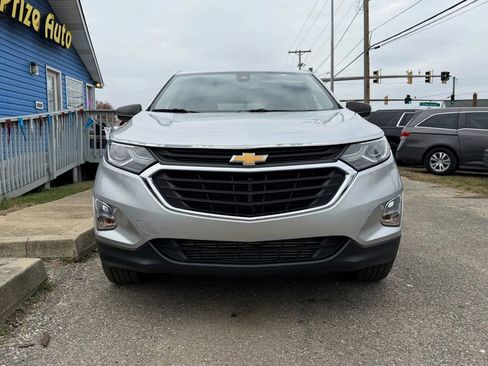 Used 2020 Chevrolet Equinox LS w/ LS Convenience Package FWD image 3
