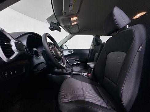 Used 2023 Kia Soul LX image 13