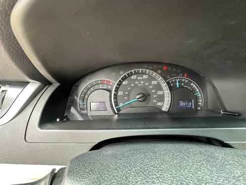 Used 2012 Toyota Camry LE FWD image 23
