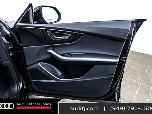 Used 2022 Audi Q8 Premium Plus image 24