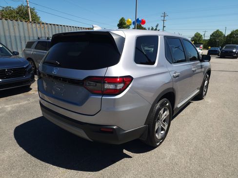 Certified 2025 Honda Pilot EX-L image 4