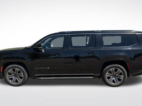 Used 2024 Jeep Wagoneer L Series II w/ Flexible Seating Group image 14