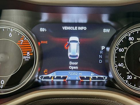 Used 2018 Jeep Cherokee Trailhawk w/ Quick Order Package 27L AWD/4WD image 18