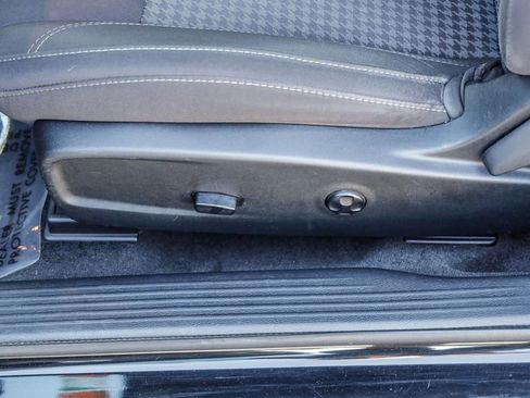 Used 2018 Dodge Challenger SXT image 22