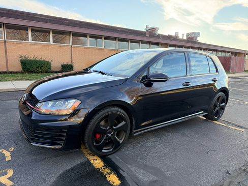 Used 2015 Volkswagen GTI S image 1