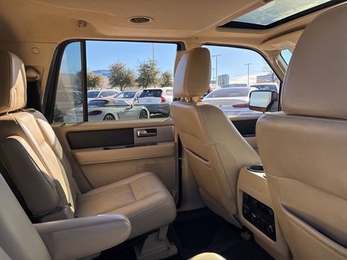 Used 2015 Ford Expedition EL XLT w/ Equipment Group 202A image 12