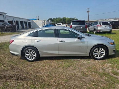 Used 2019 Chevrolet Malibu LT w/ Driver Confidence Package II FWD image 9