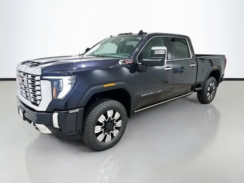 New 2026 GMC Sierra 2500 Denali w/ Denali Reserve Package AWD/4WD image 3