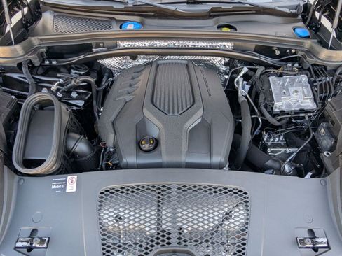 New 2026 Porsche Macan AWD/4WD image 28