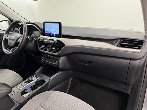 Used 2021 Ford Escape SE w/ SE Sport Appearance Package image 23